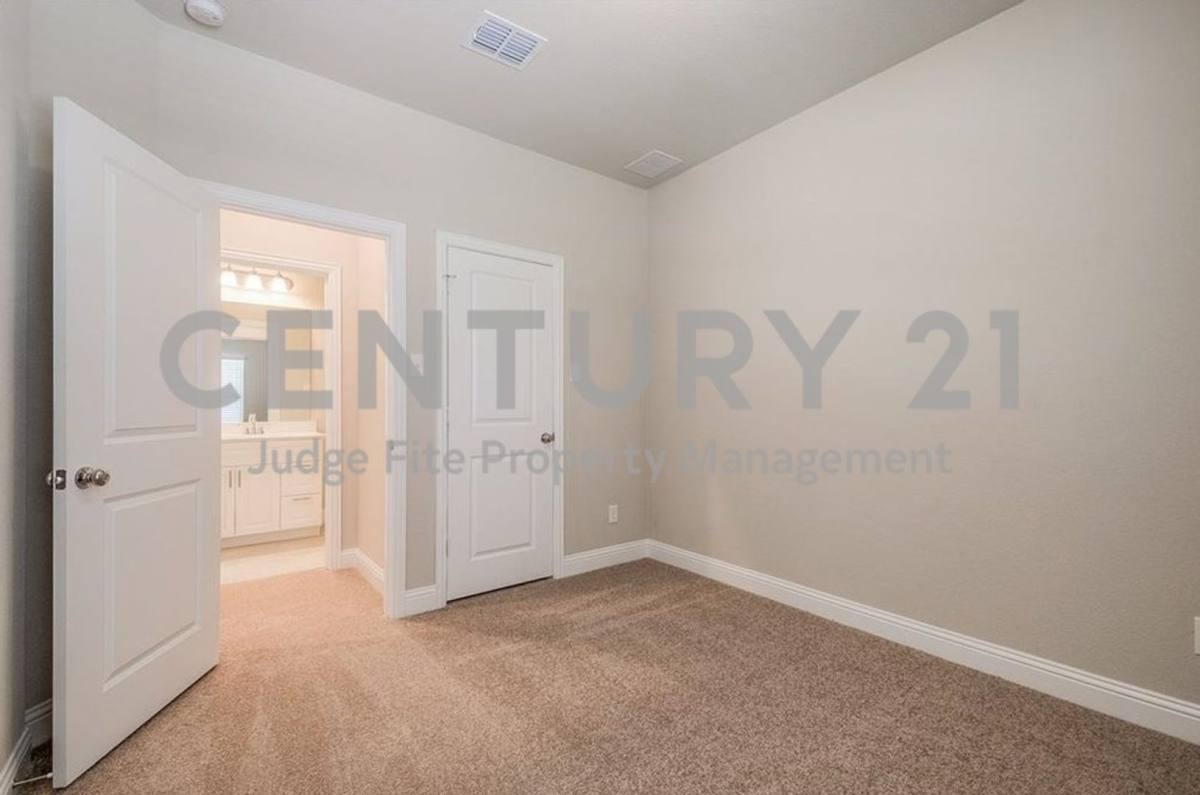 Townhouse for rent at 4720 Piedras Lanzar Dr, McKinney, TX 75070