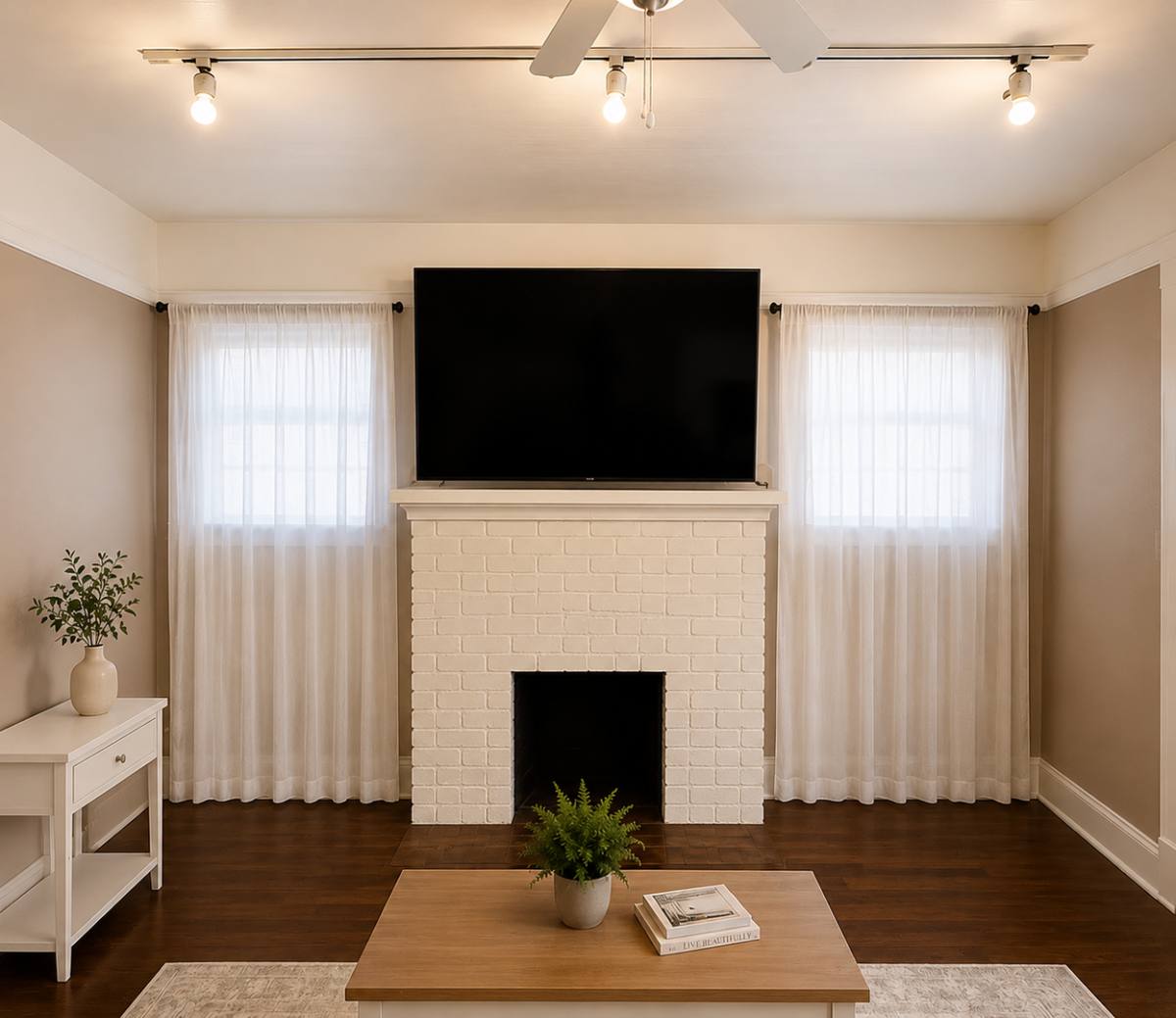 Apartment for rent at 517 E Olive Ave, Fresno, CA 93728