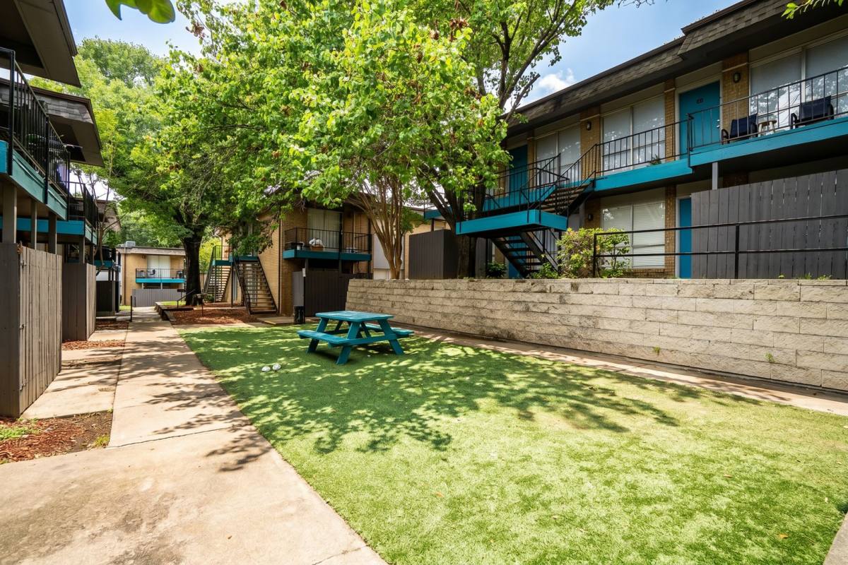 Apartment for rent at 513 W Dickey Rd, Grand Prairie, TX 75051