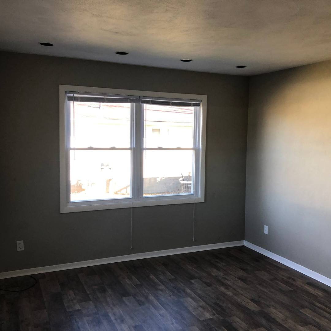 Apartment for rent at 3106-3108 W Westport, Peoria, IL 61615