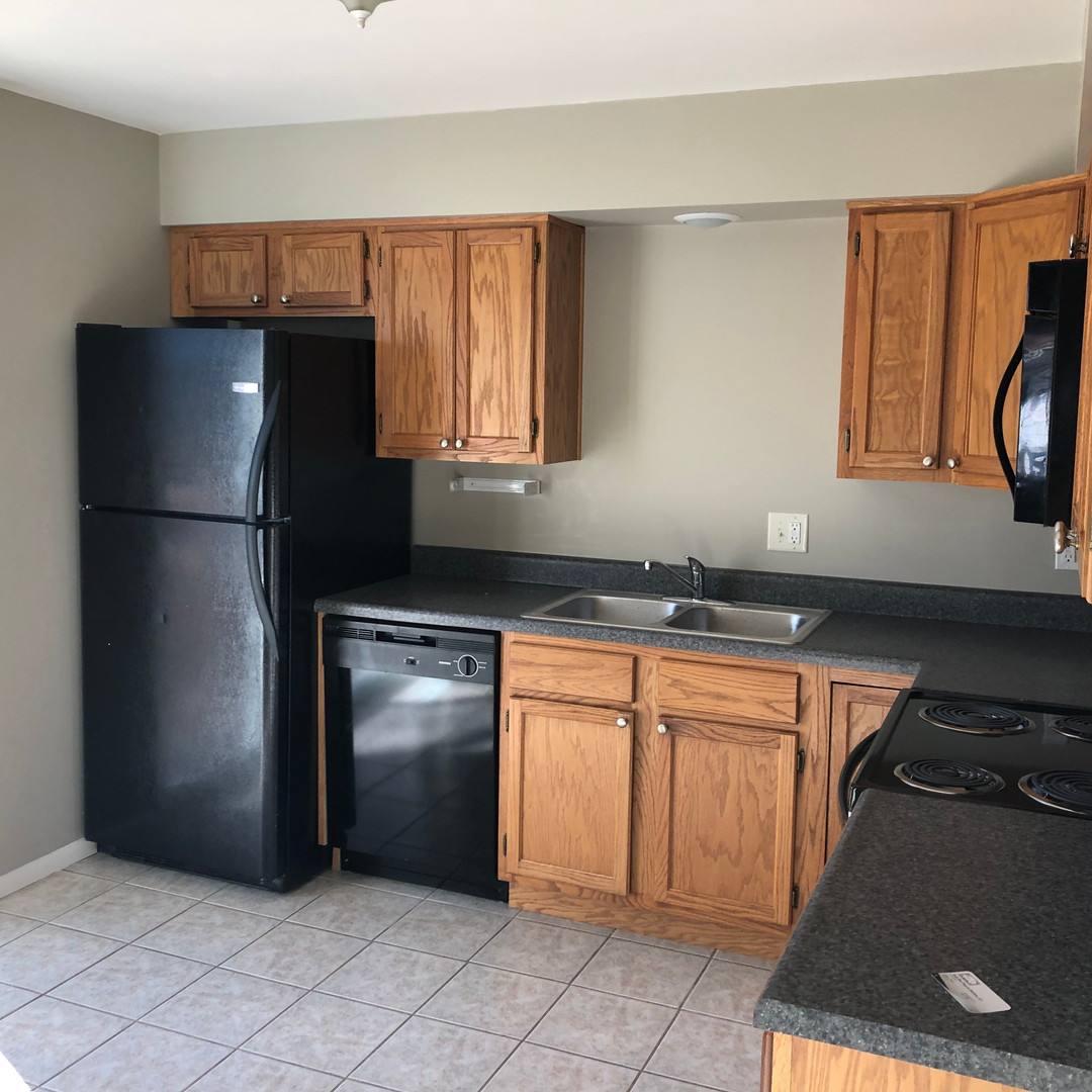 Apartment for rent at 3106-3108 W Westport, Peoria, IL 61615