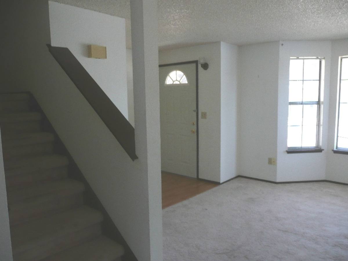 1738 S 82nd St, Tacoma, WA 98408 - Townhouse for Rent - Image 3