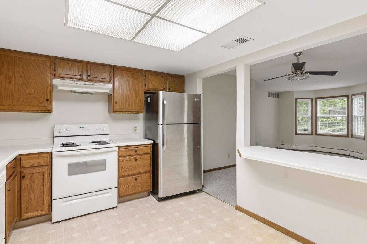 Condo for rent at 603 Lake St, Excelsior, MN 55331