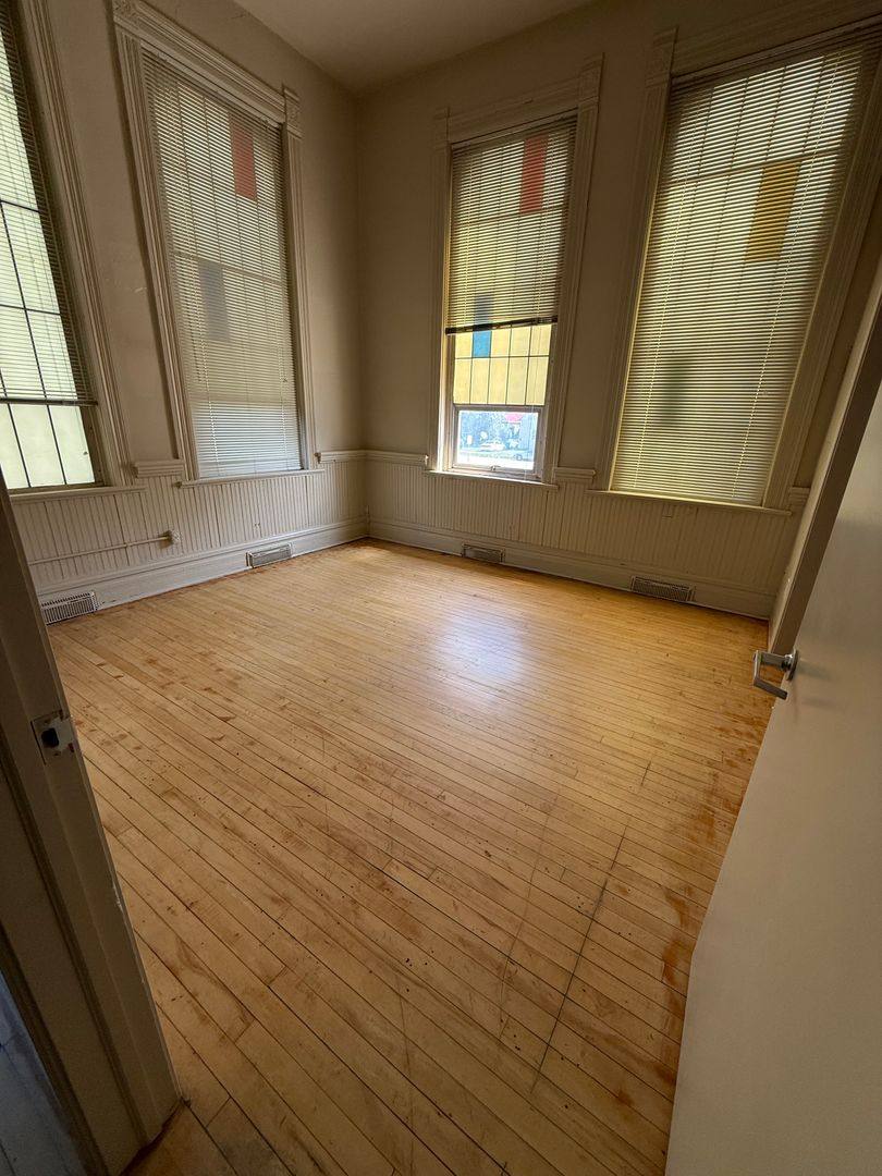 Apartment for rent at 400 E S, Gas City, IN 46933