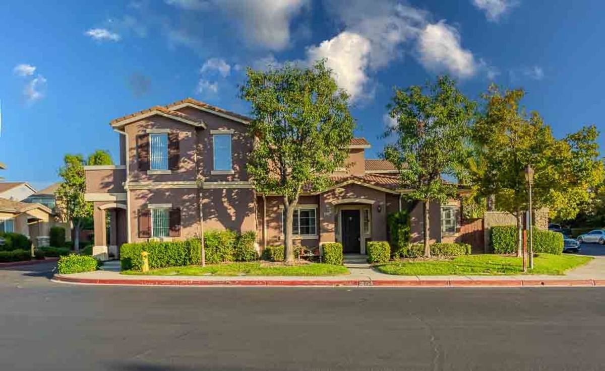 Townhouse for rent at 39753 Princeton Way, Murrieta, CA 92563