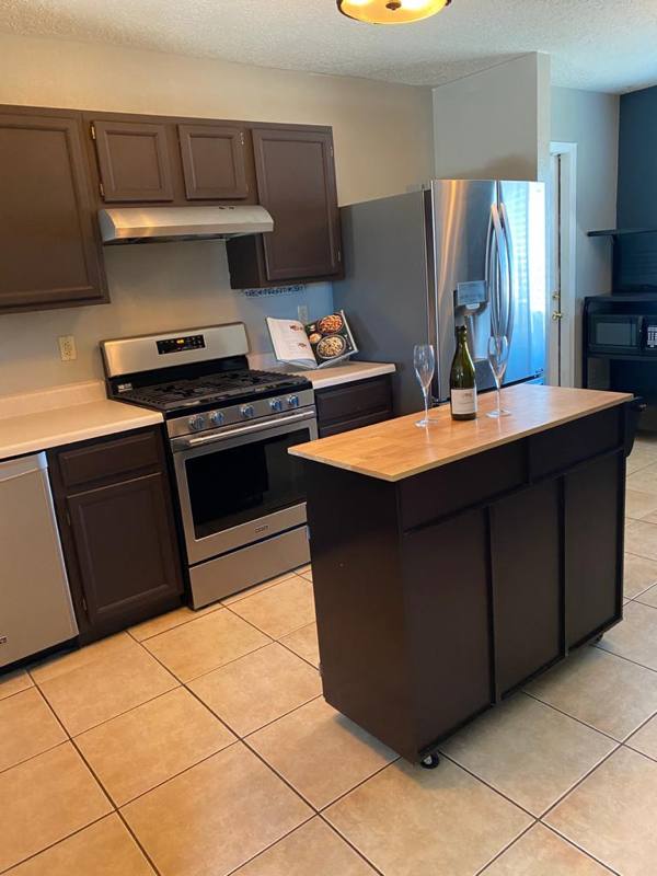 House for rent at 3908 Suntrail Rd NW, Albuquerque, NM 87114
