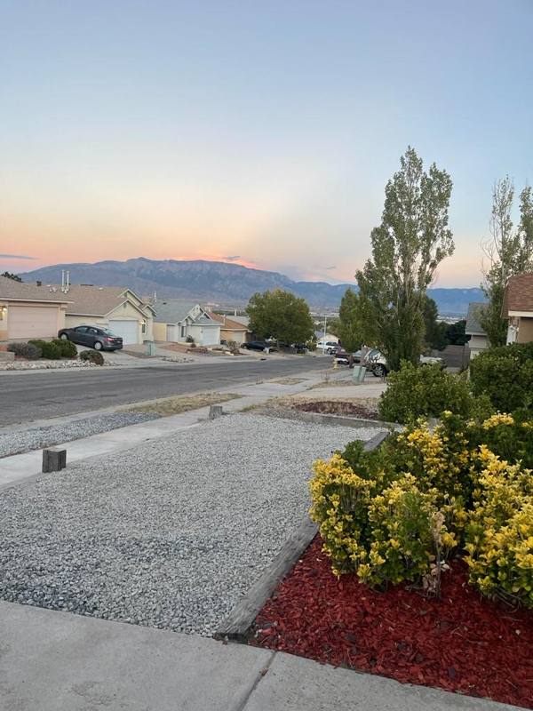 House for rent at 3908 Suntrail Rd NW, Albuquerque, NM 87114