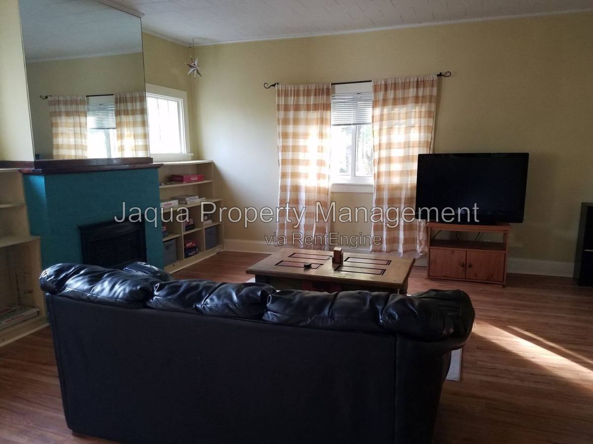 Apartment for rent at 423 Erie St, South Haven, MI 49090