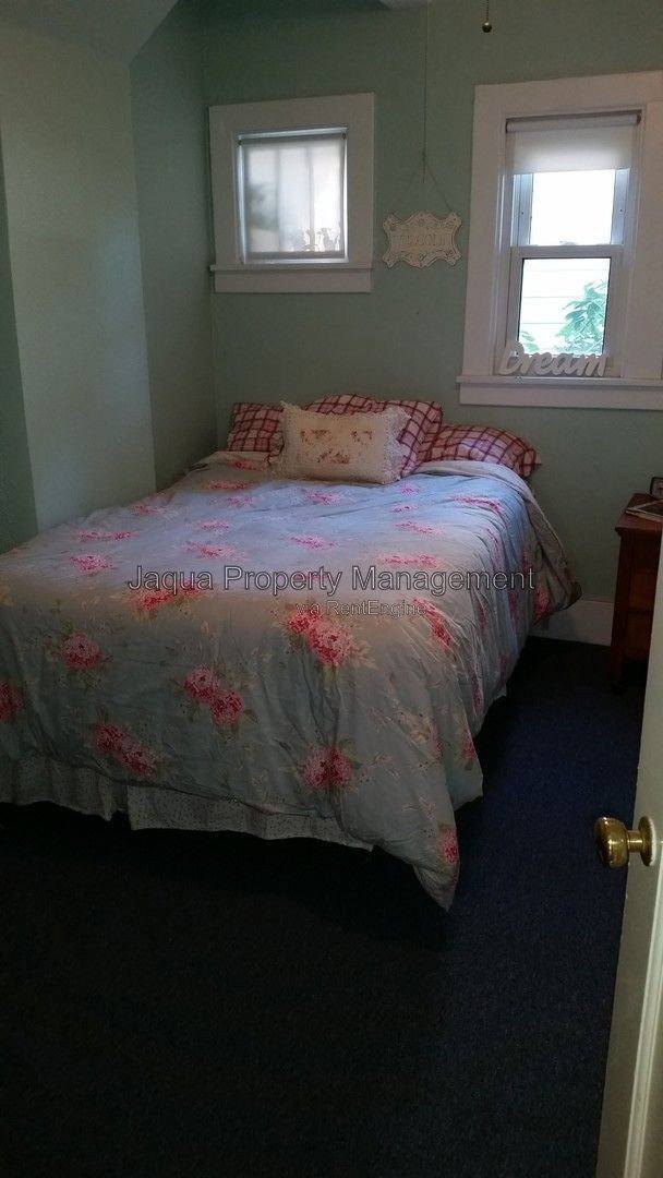 Apartment for rent at 423 Erie St, South Haven, MI 49090