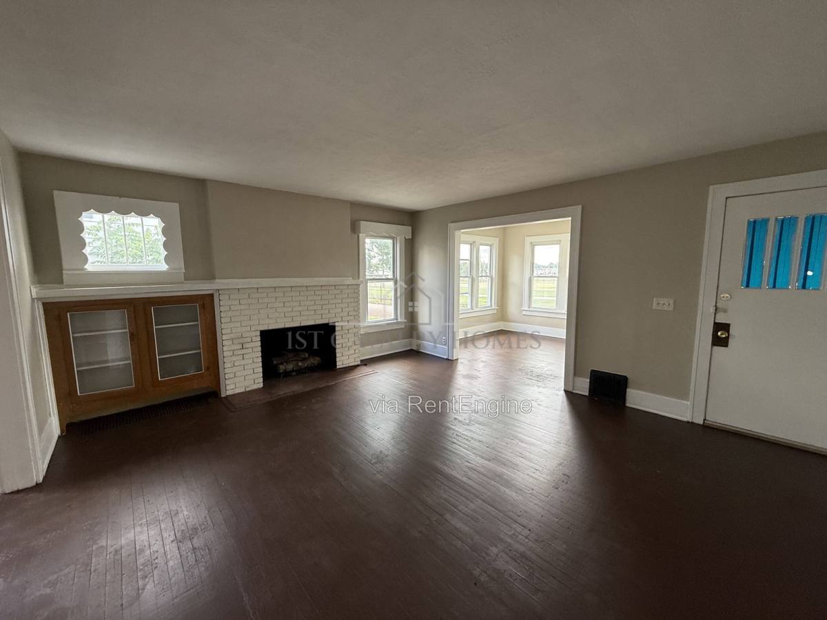 Apartment for rent at 301 Roslyn Ave NW #303, Canton, OH 44708