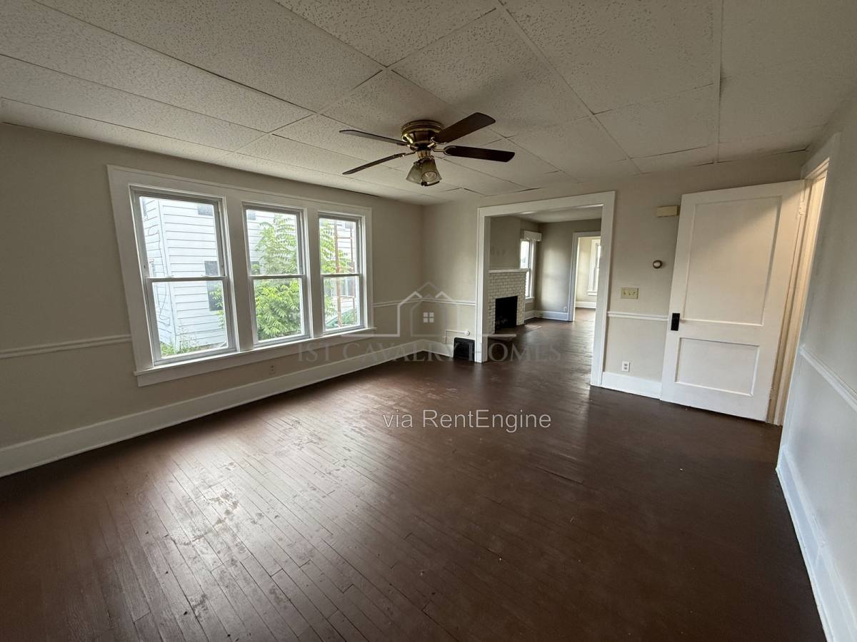 Apartment for rent at 301 Roslyn Ave NW #303, Canton, OH 44708