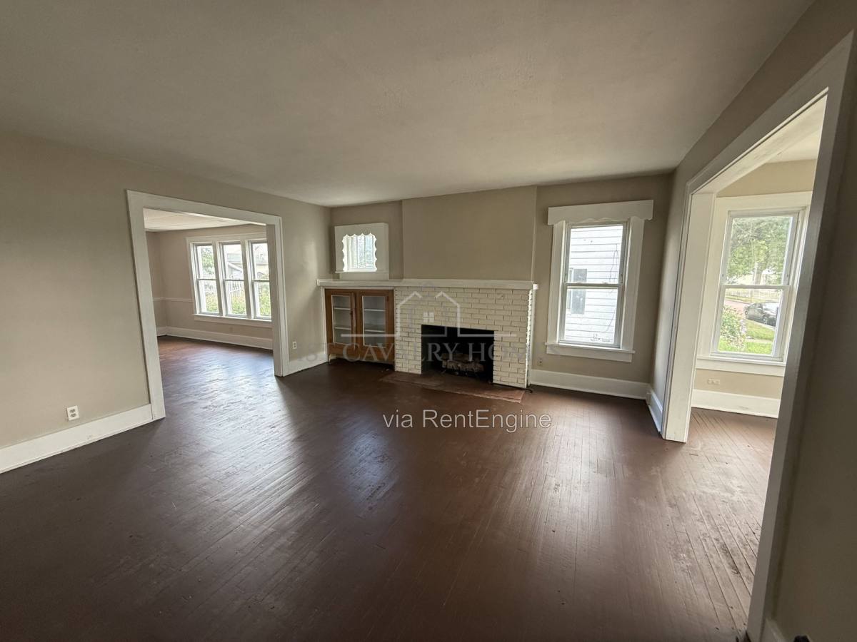 Apartment for rent at 301 Roslyn Ave NW #303, Canton, OH 44708