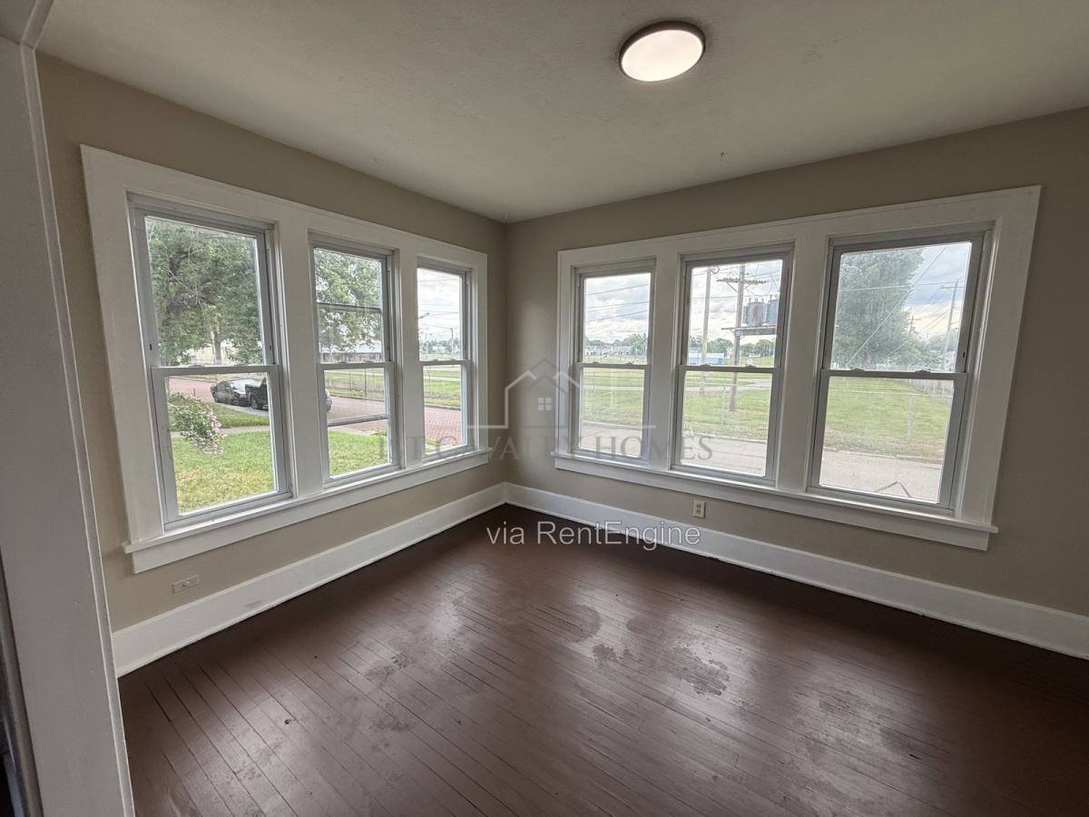 Apartment for rent at 301 Roslyn Ave NW #303, Canton, OH 44708
