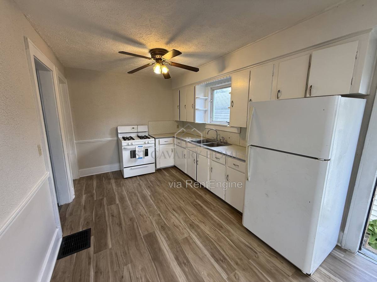 Apartment for rent at 301 Roslyn Ave NW #303, Canton, OH 44708