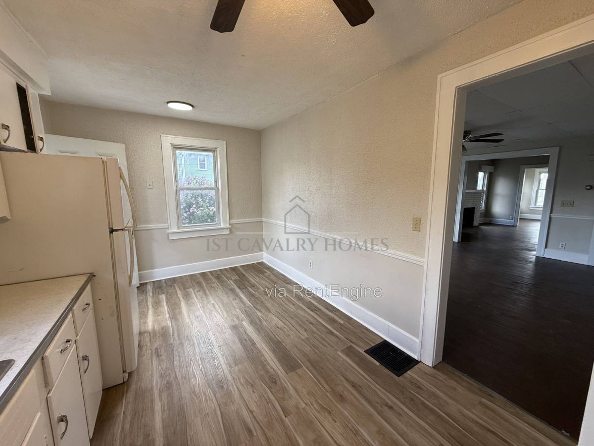 Apartment for rent at 301 Roslyn Ave NW #303, Canton, OH 44708