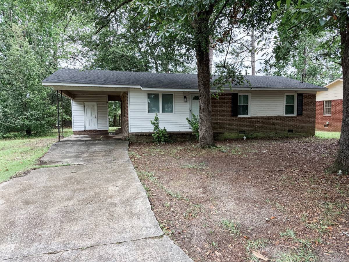 House for rent at 227 Hunt St, Fort Valley, GA 31030