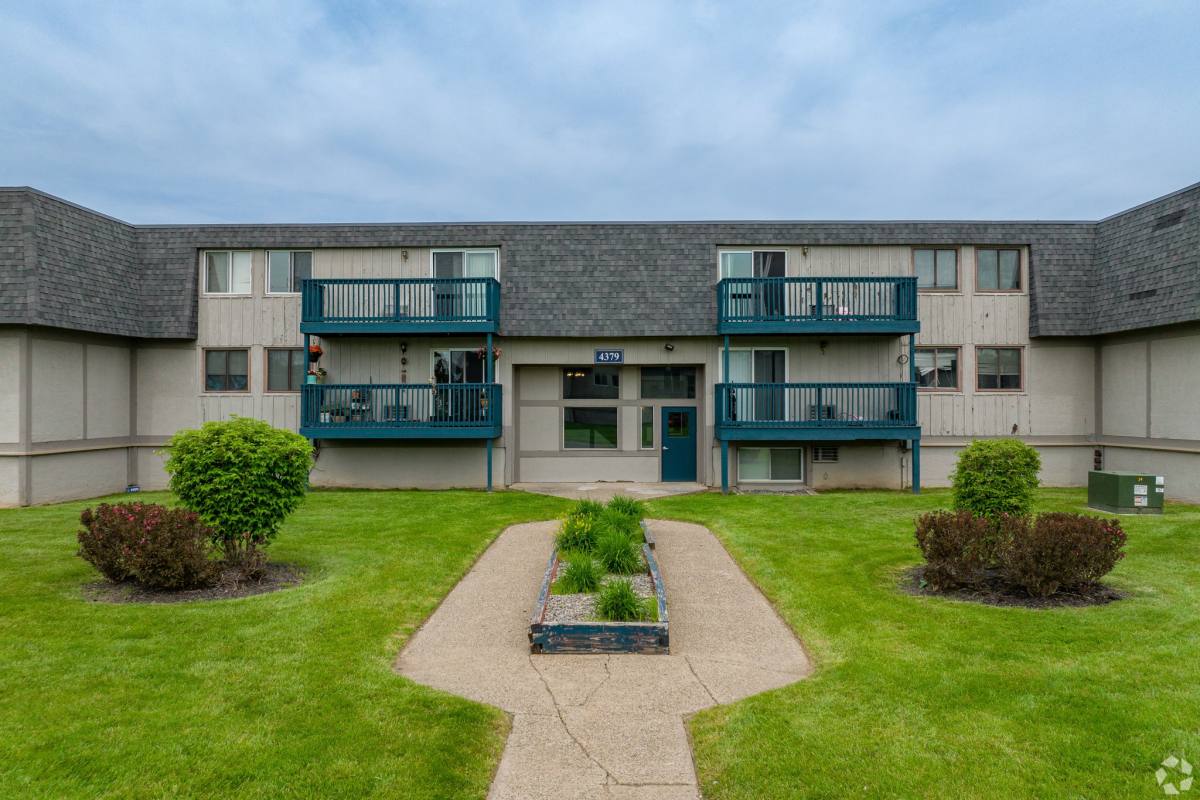Apartment for rent at 4399 Plantation Blvd #1-11, Liverpool, NY 13090