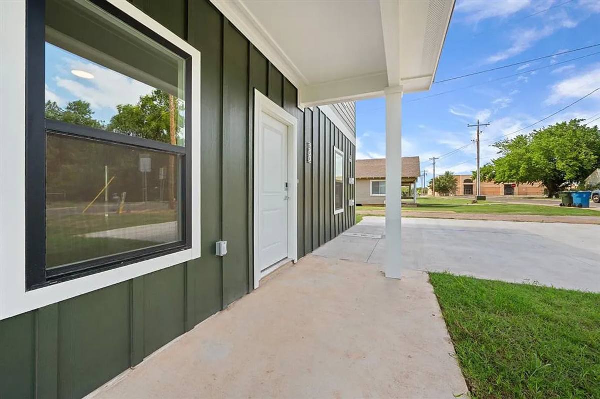 9 N State St, Edmond, OK 73003 - Townhouse for Rent - Image 3