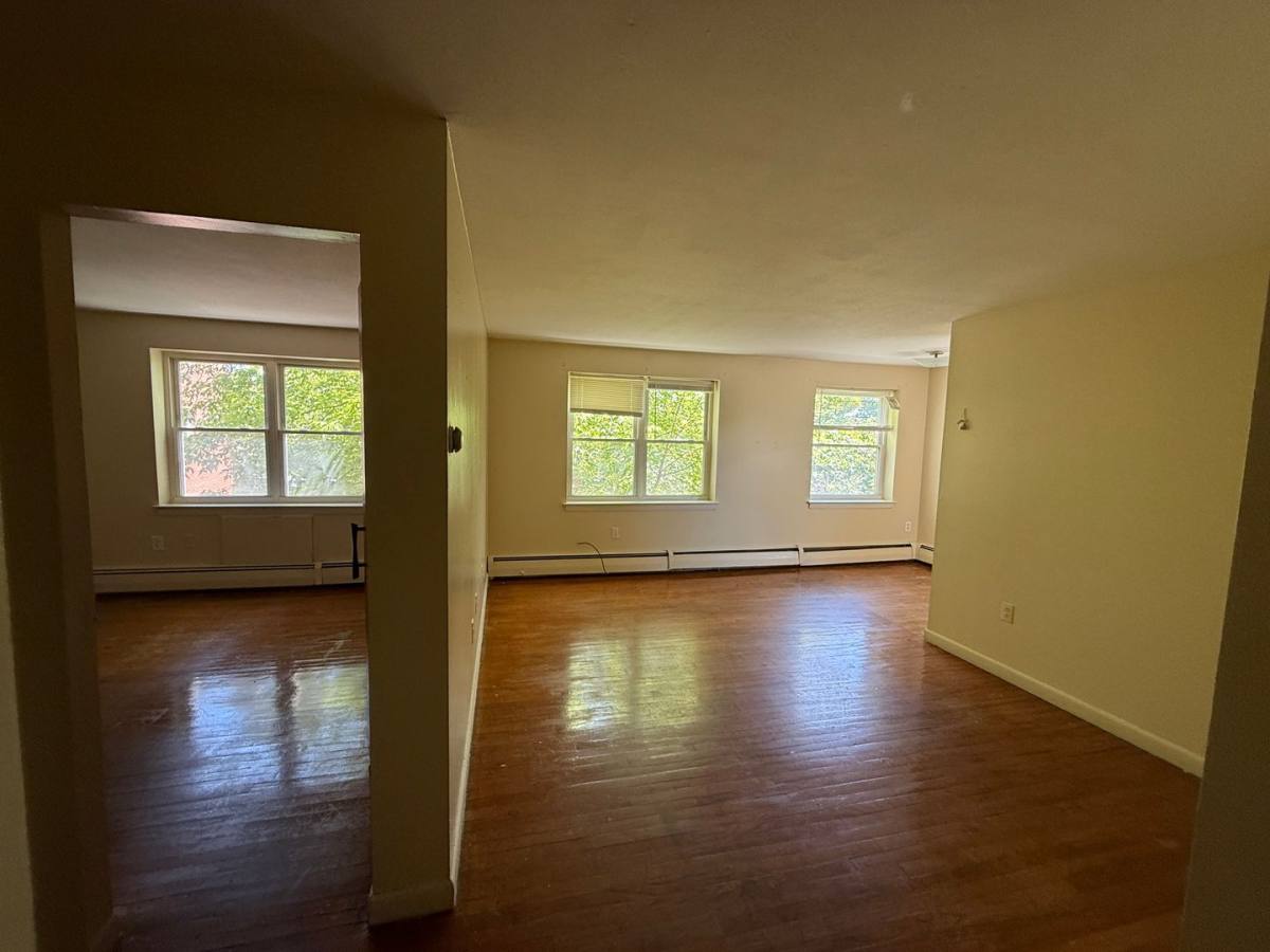 Apartment for rent at 105 Preston St, Hartford, CT 06114
