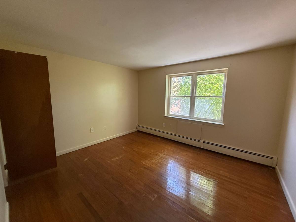 Apartment for rent at 105 Preston St, Hartford, CT 06114