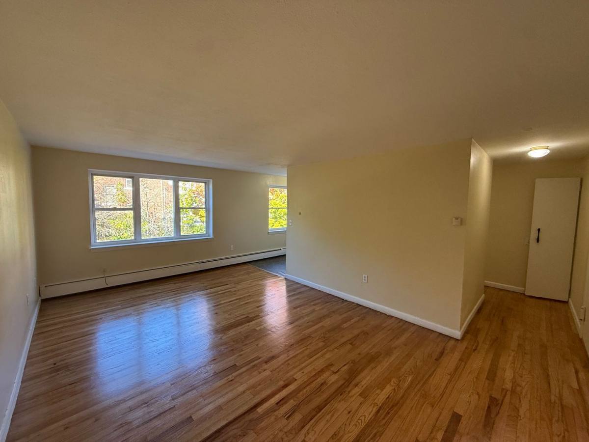 Apartment for rent at 105 Preston St, Hartford, CT 06114