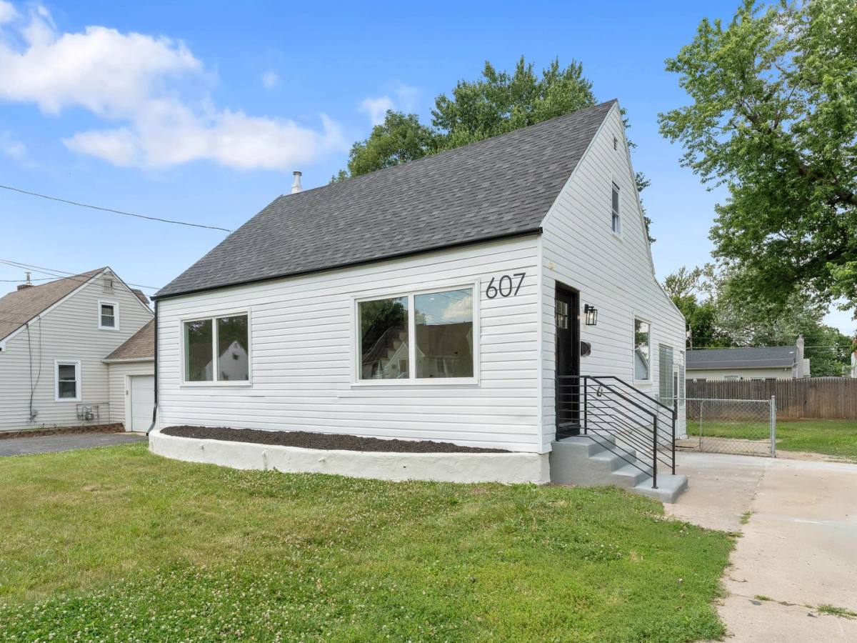 House for rent at 607 W Madison Ave, Magnolia, NJ 08049