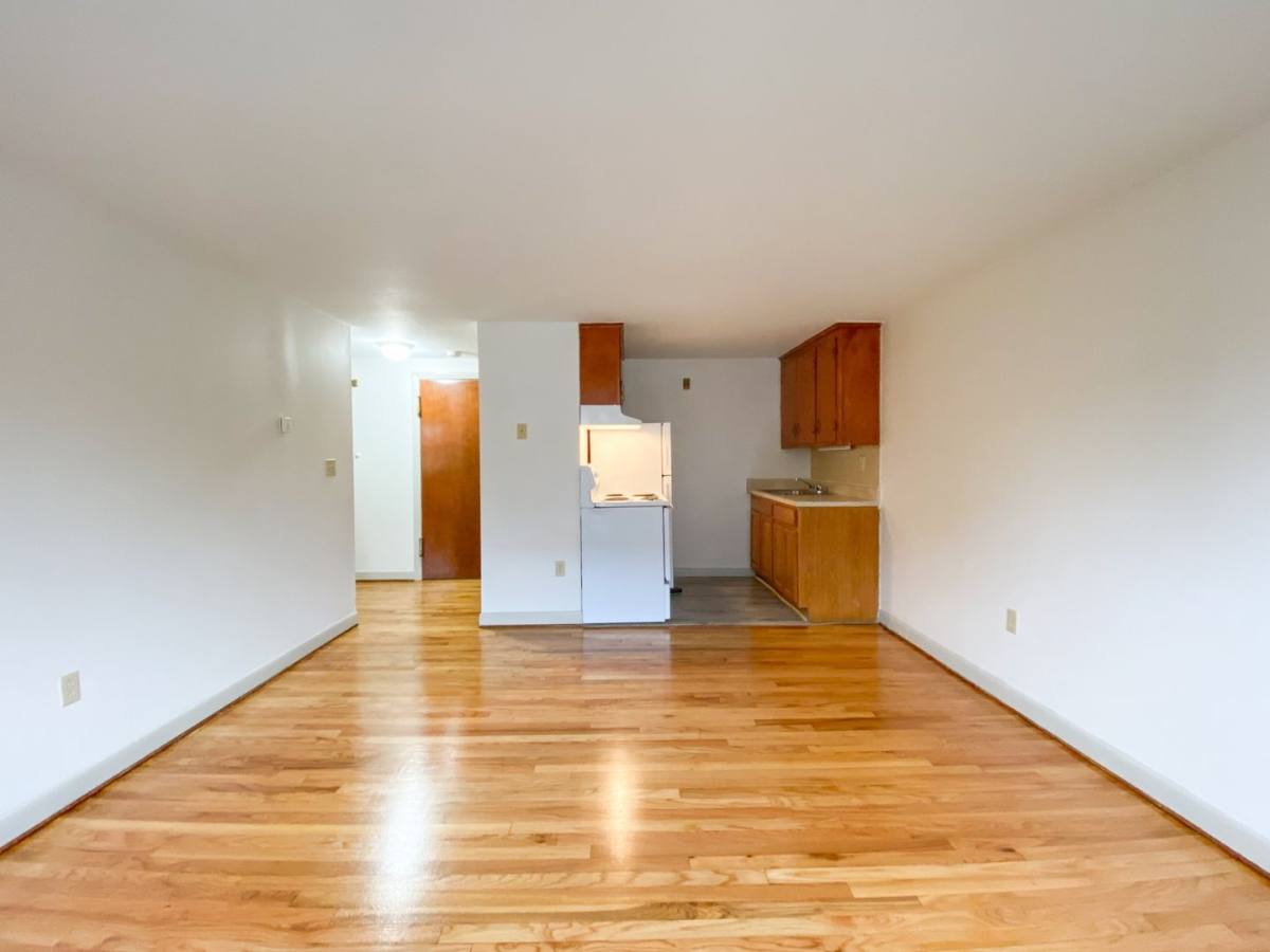 Apartment for rent at 180 Bond St, Hartford, CT 06114
