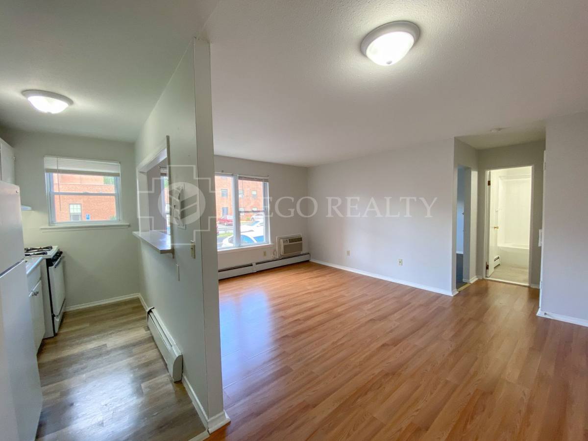 Apartment for rent at 55 Morris St, Hartford, CT 06114