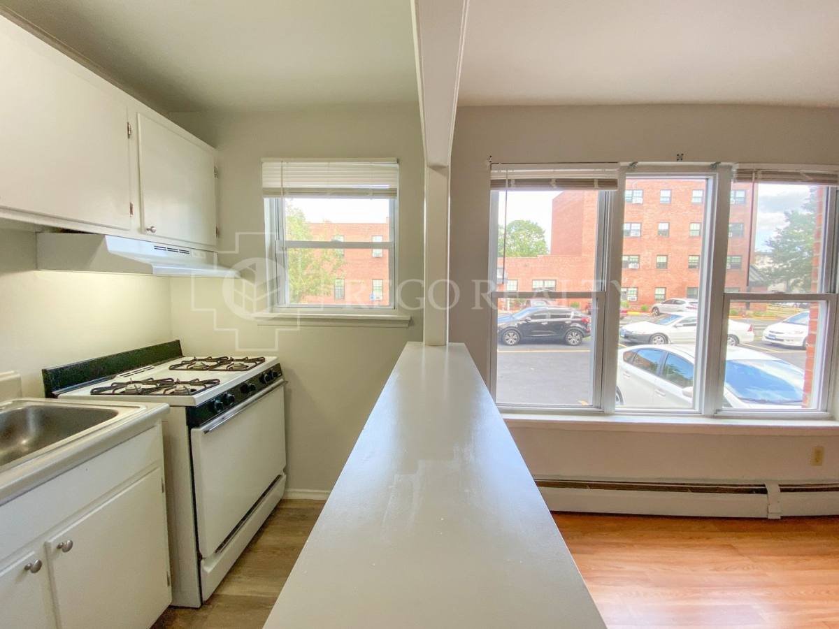 Apartment for rent at 55 Morris St, Hartford, CT 06114