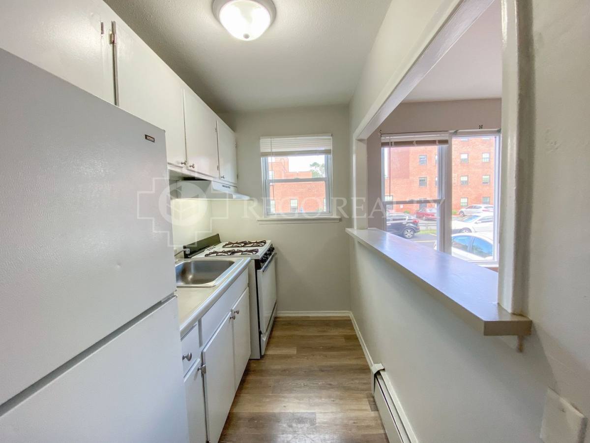 Apartment for rent at 55 Morris St, Hartford, CT 06114
