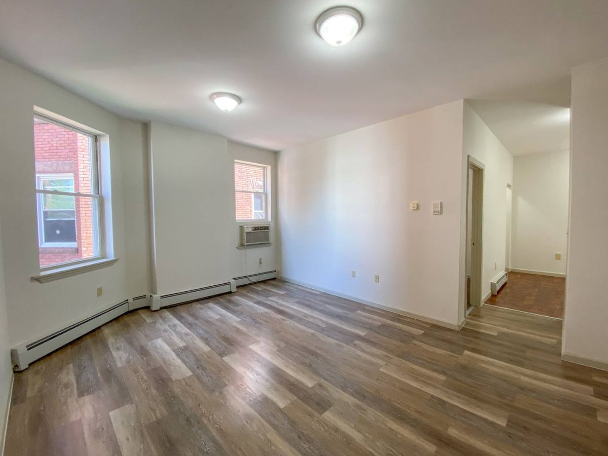 Apartment for rent at 698-700 Broad St, Hartford, CT 06106