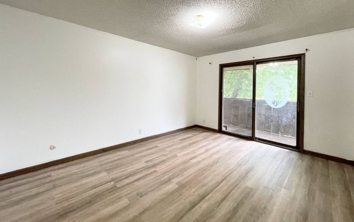 Apartment for rent at 110 E 5th Ave, Hutchinson, KS 67501