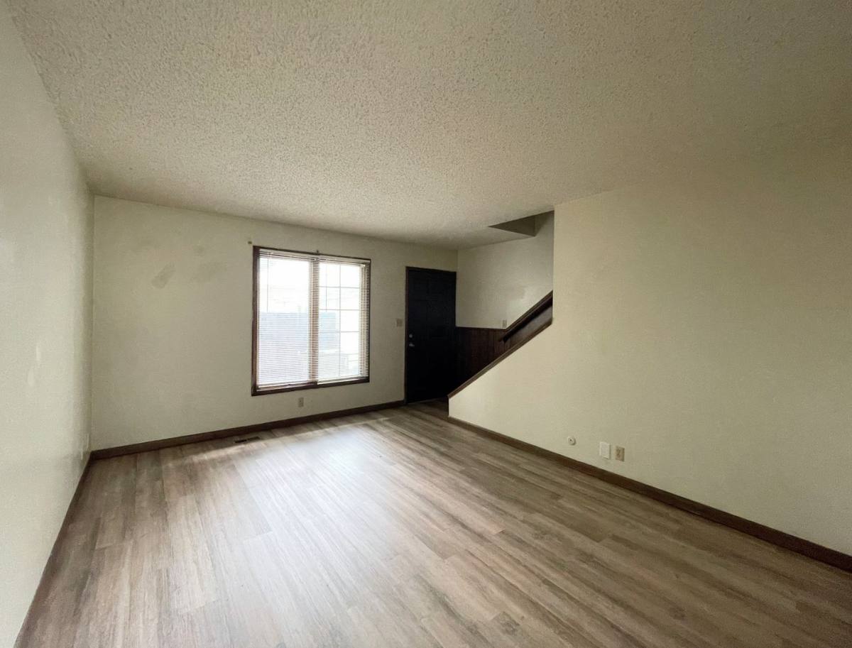 Apartment for rent at 110 E 5th Ave, Hutchinson, KS 67501