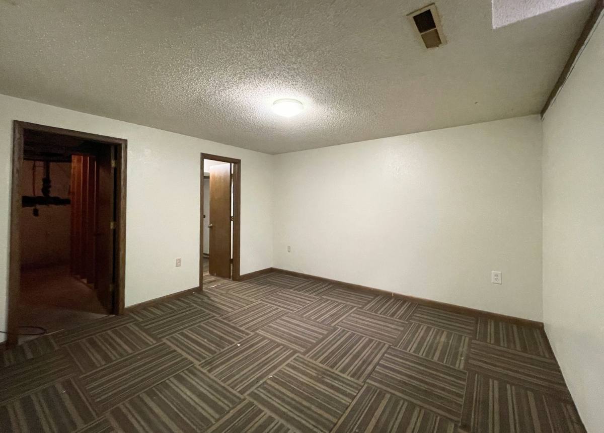 Apartment for rent at 110 E 5th Ave, Hutchinson, KS 67501