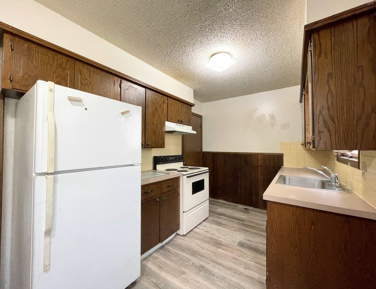 Apartment for rent at 110 E 5th Ave, Hutchinson, KS 67501