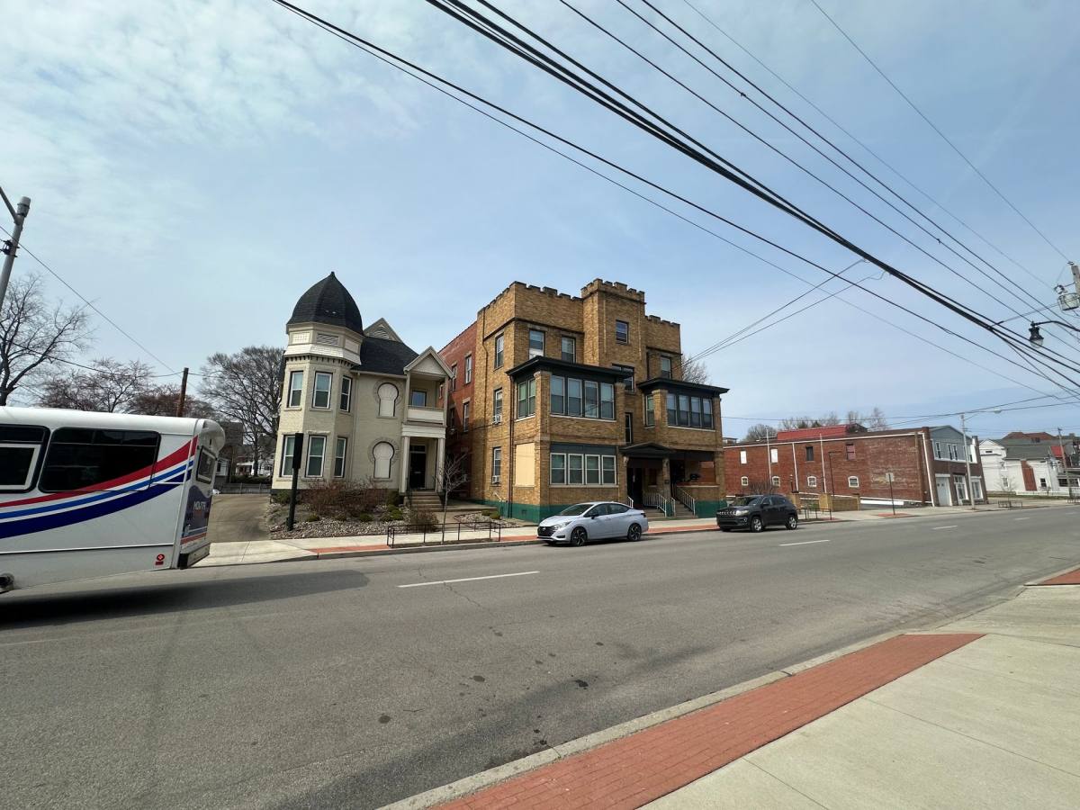 Apartment for rent at 1133 Market St, Parkersburg, WV 26101