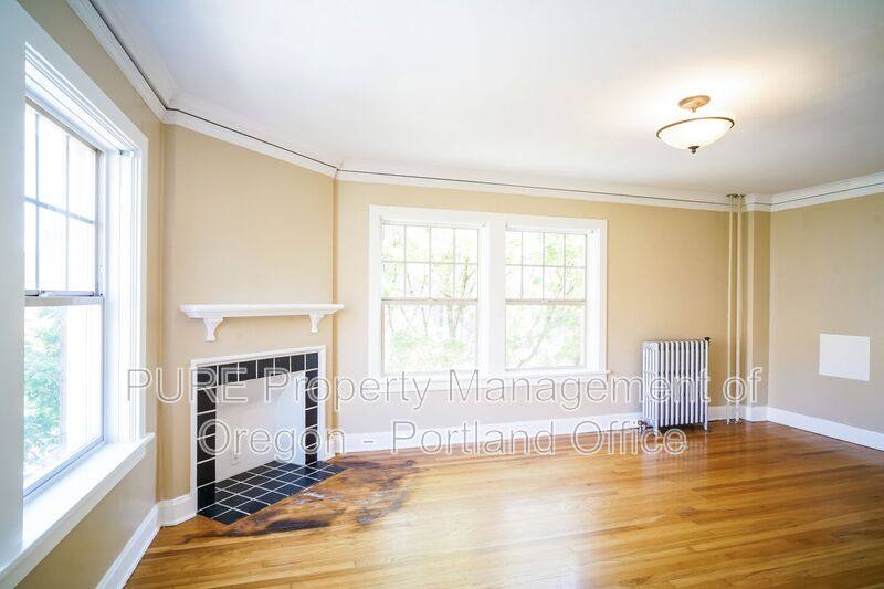 Apartment for rent at 709 SW 16th Ave - Hamilton Arms #401, Portland, OR 97205