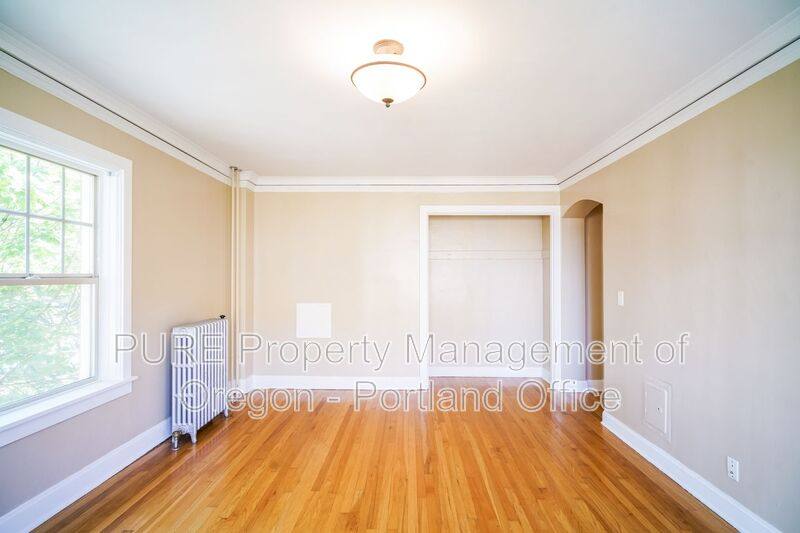 Apartment for rent at 709 SW 16th Ave - Hamilton Arms #401, Portland, OR 97205