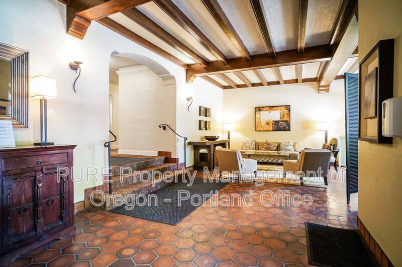 Apartment for rent at 709 SW 16th Ave - Hamilton Arms #401, Portland, OR 97205