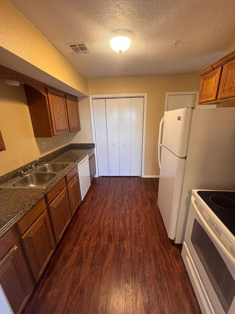 Apartment for rent at 2301 Texas Ave, Joplin, MO 64804