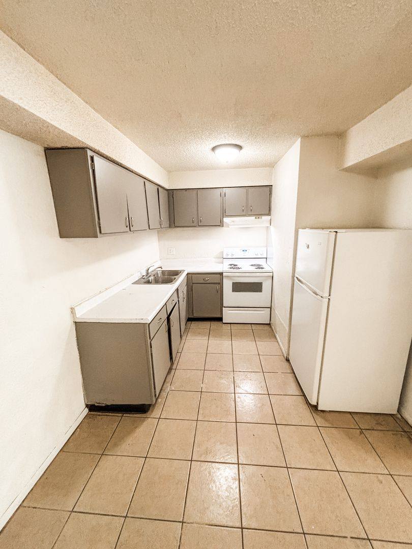 Apartment for rent at Neosho Meadows, 1451 Pineville Rd, Neosho, MO 64850