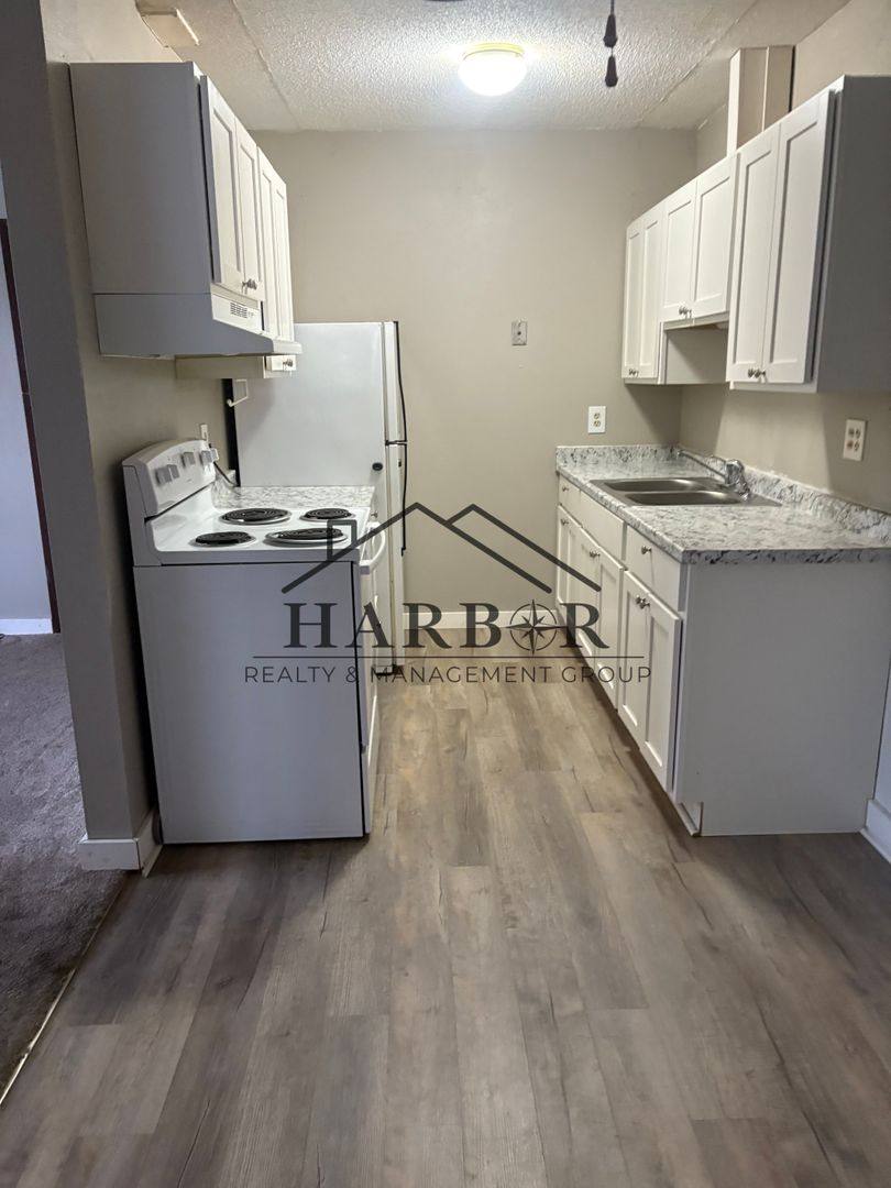 Apartment for rent at 600 14th St NW #6, Austin, MN 55912