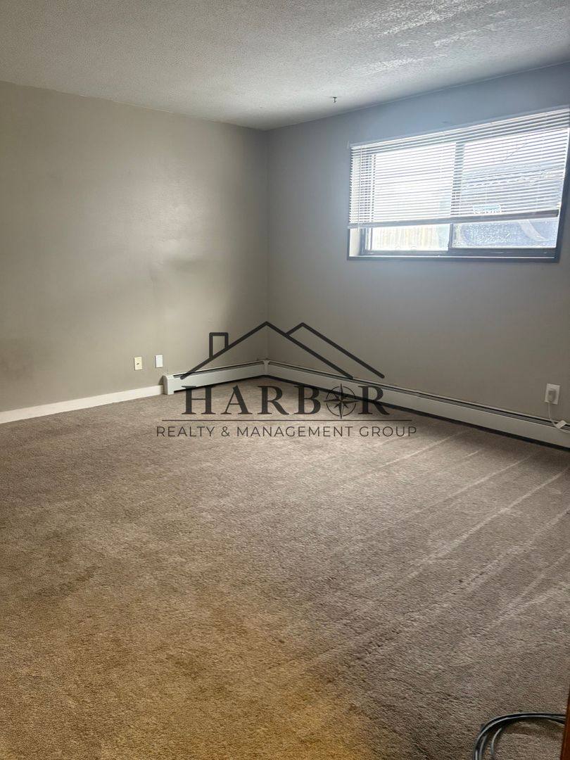 Apartment for rent at 600 14th St NW #6, Austin, MN 55912