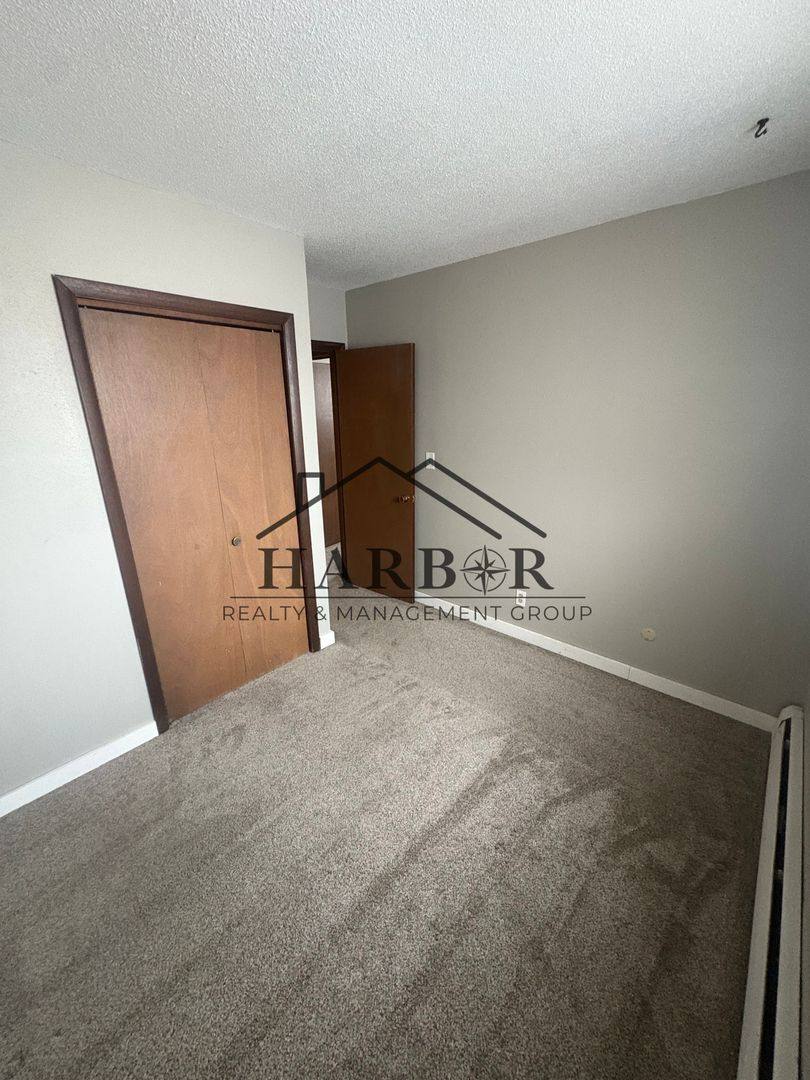 Apartment for rent at 600 14th St NW #6, Austin, MN 55912