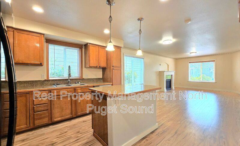 House for rent at 906 116th Place SE, Everett, WA 98208