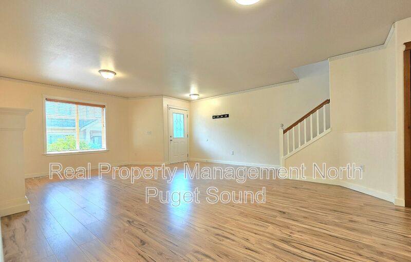 House for rent at 906 116th Place SE, Everett, WA 98208