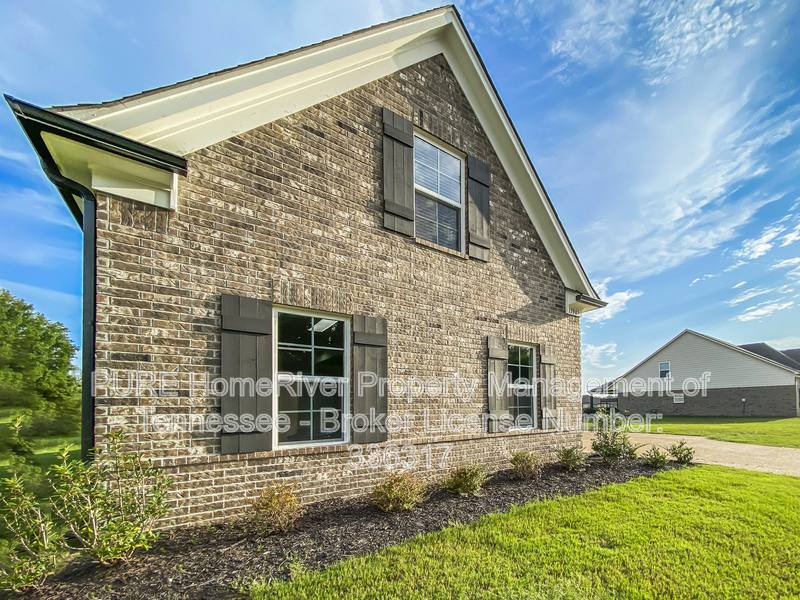 House for rent at 13965 Wesley Banks Blvd, Olive Branch, MS 38654