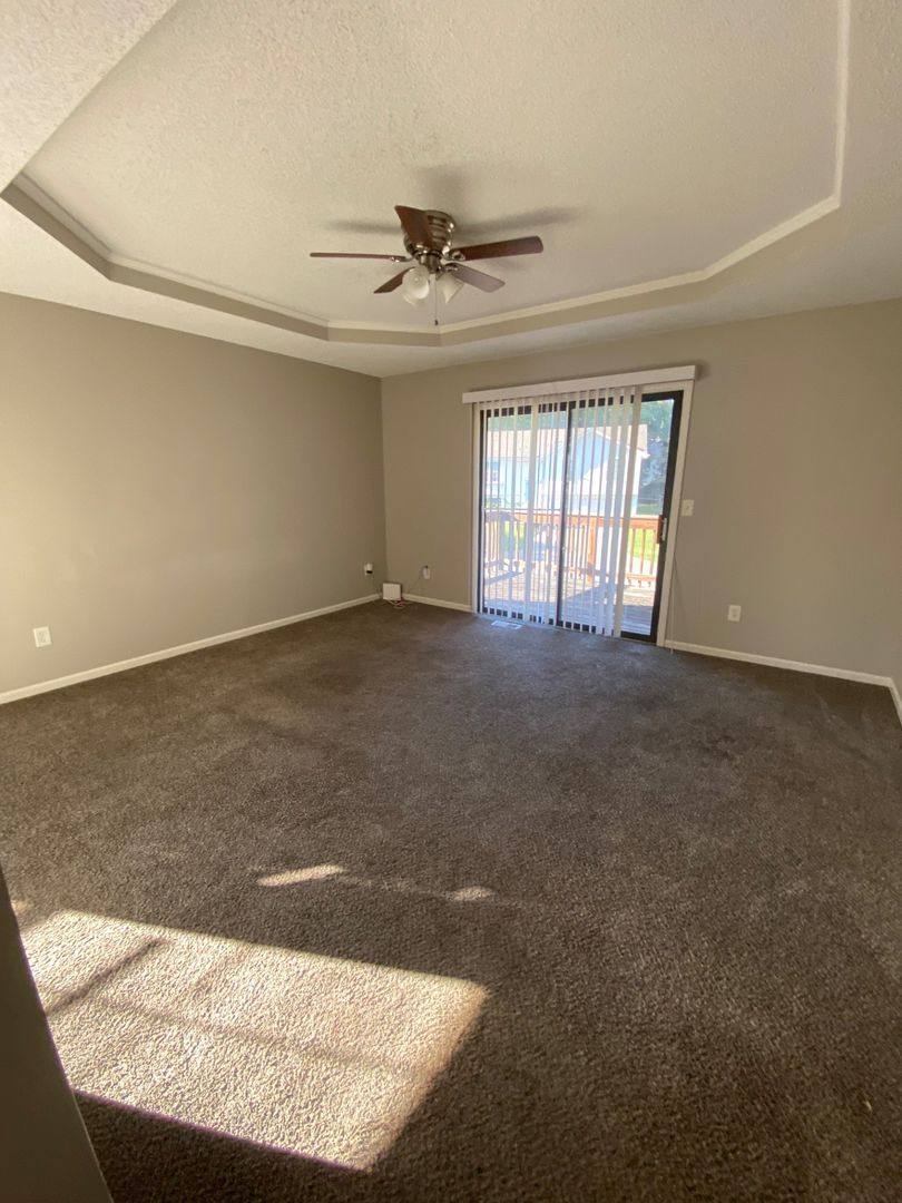 House for rent at 408 NE Ash Court, Lee's Summit, MO 64063