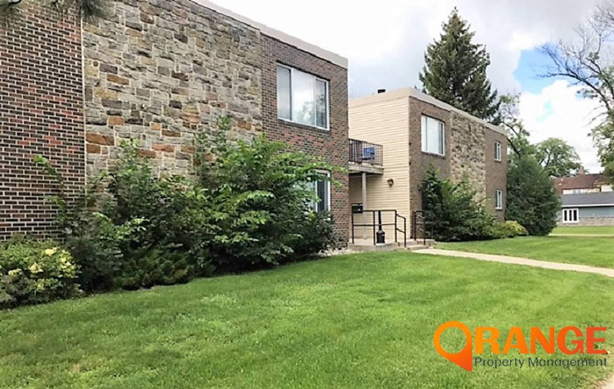 Apartment for rent at 321 6th St N, Wahpeton, ND 58075