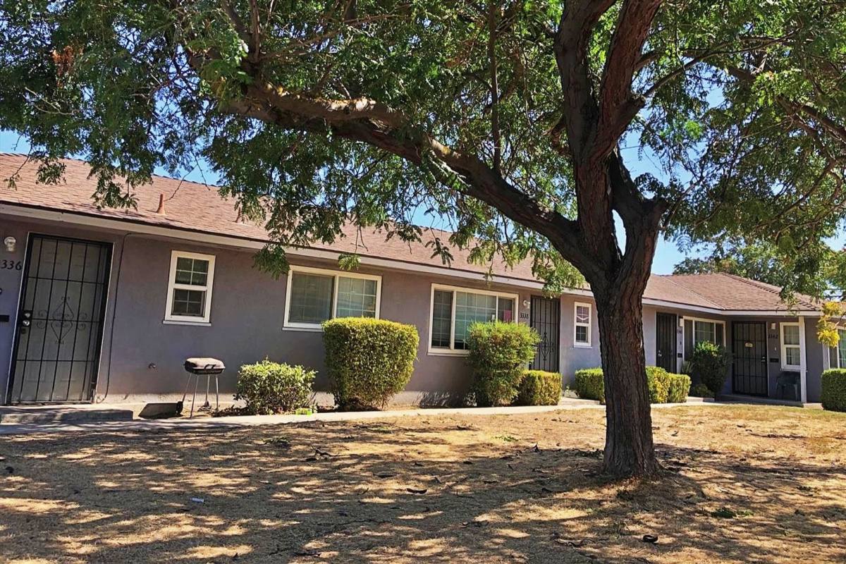 Apartment for rent at 3336-3342 E Clinton Ave, Fresno, CA 93703